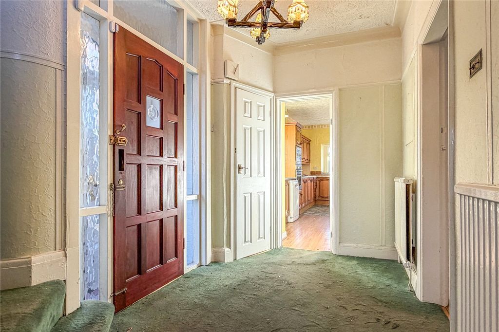 Property photo 3 of 18 Hallway