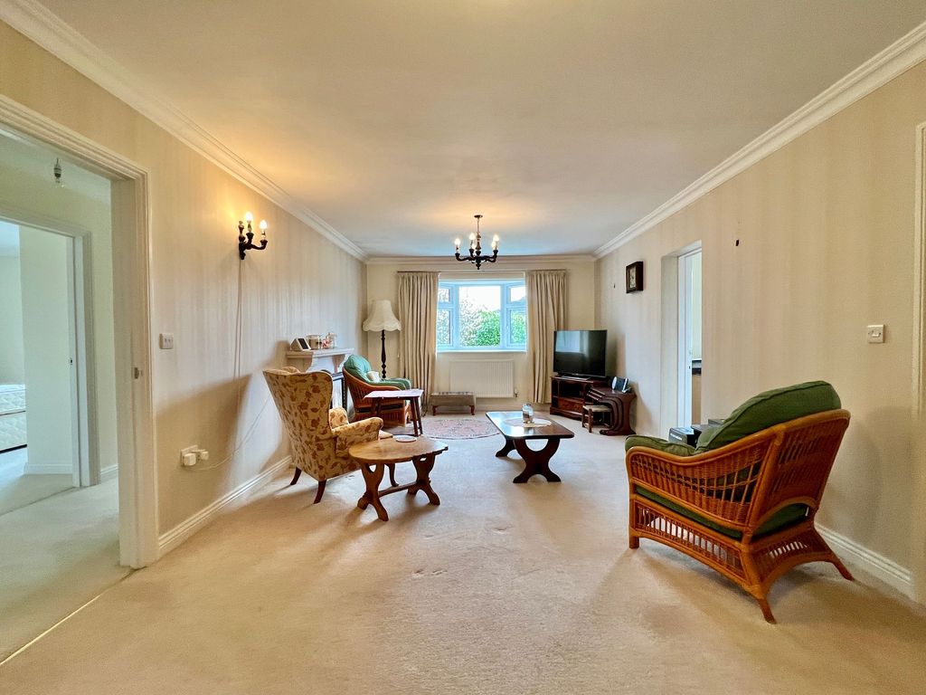 Property photo 2 of 31