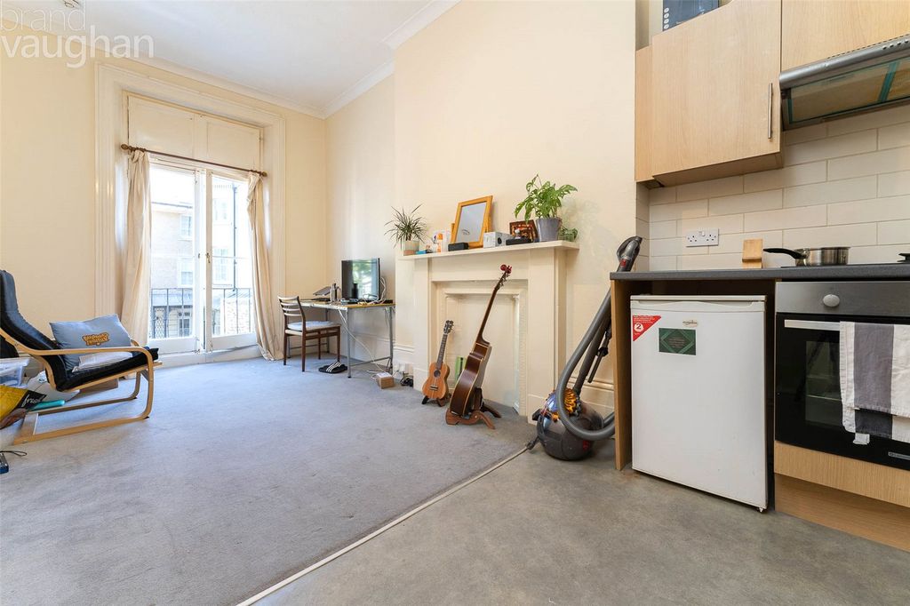 Property photo 2 of 5 Lounge