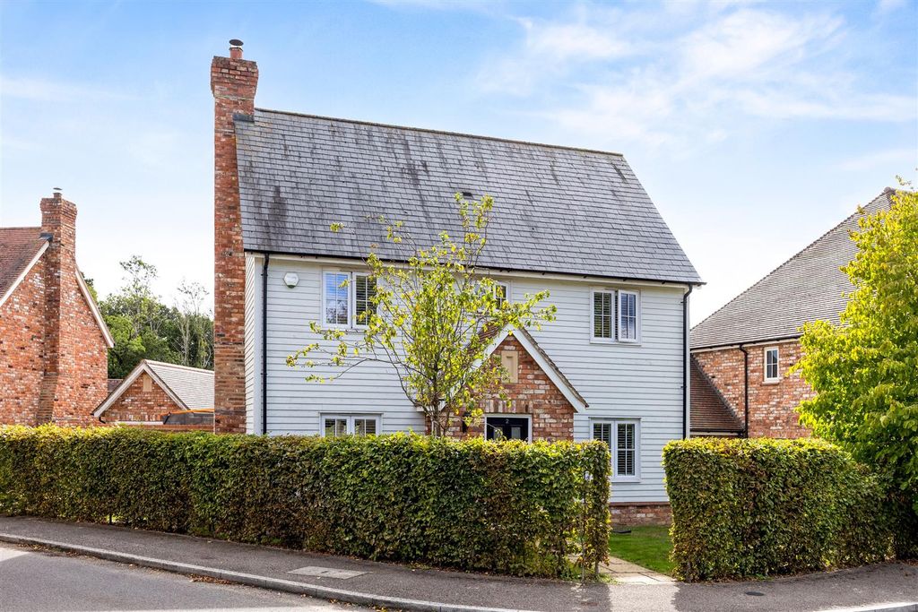 Property photo 1 of 19 Monks Meadow, 2-020.Jpg