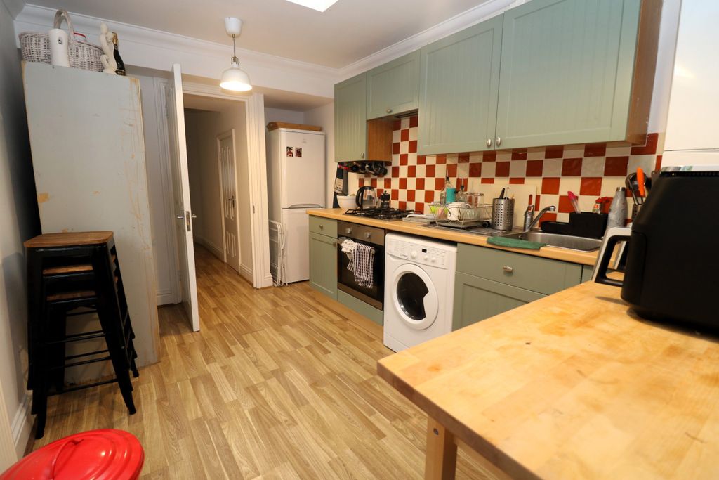 Property photo 3 of 4