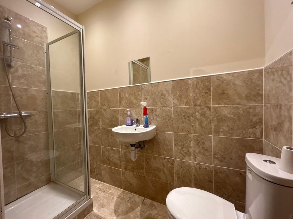 Property photo 2 of 4 Room