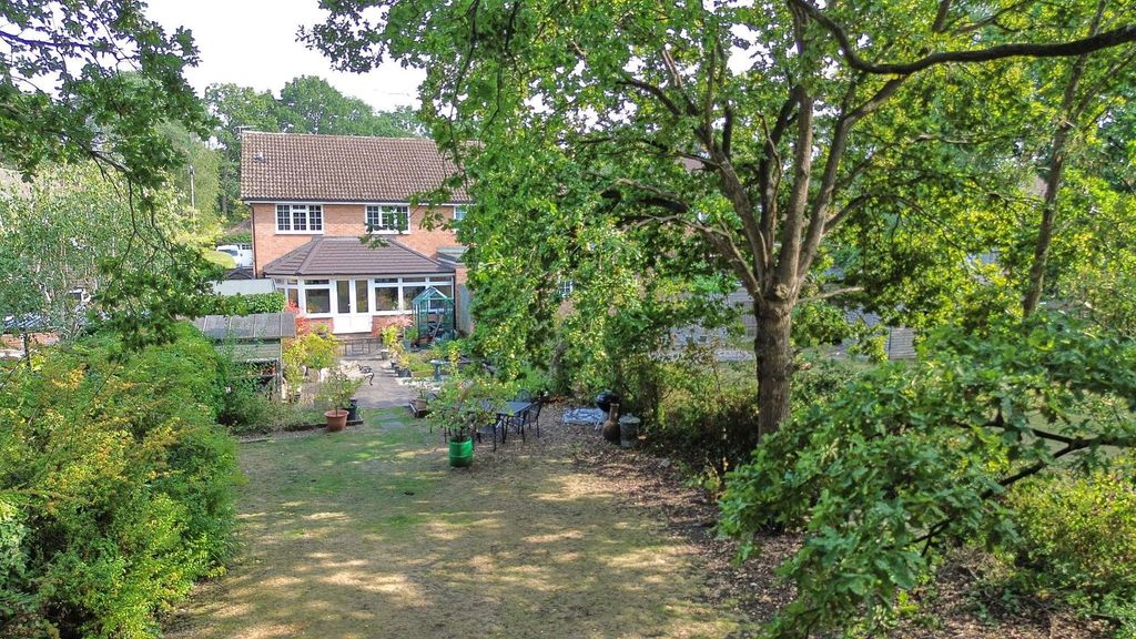 Property photo 2 of 27