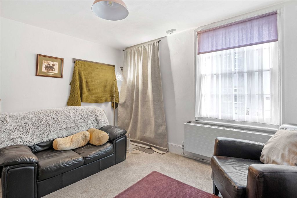 Property photo 3 of 14 Picture No. 05