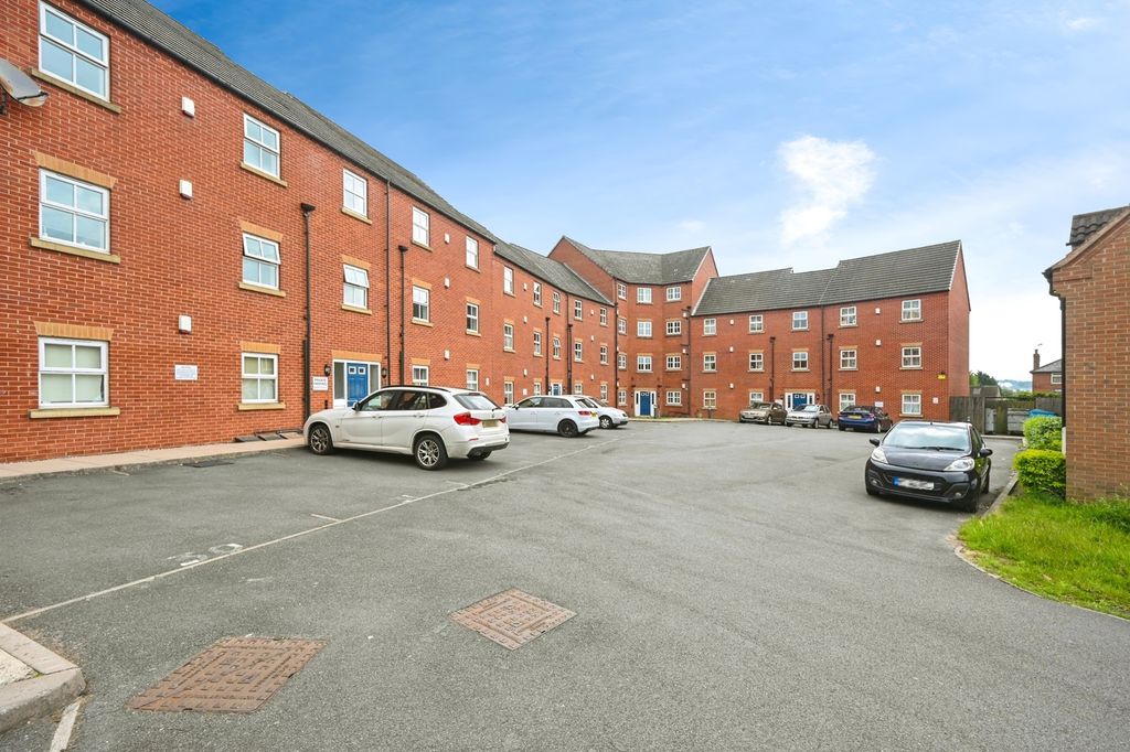 Property photo 2 of 17 Photo- Parking