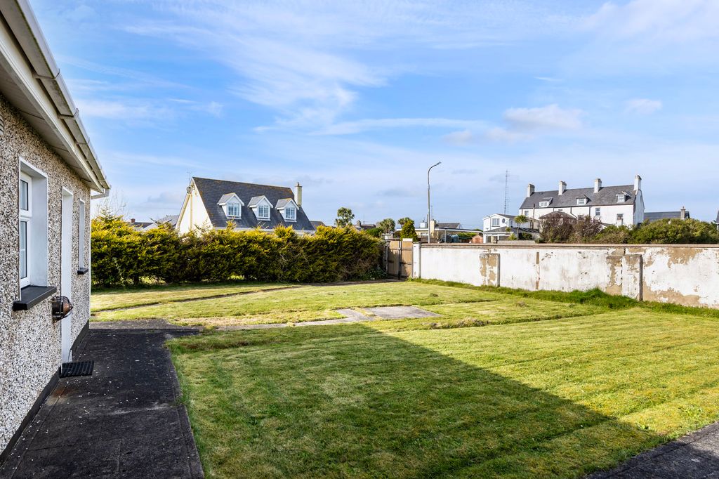 Property photo 2 of 41