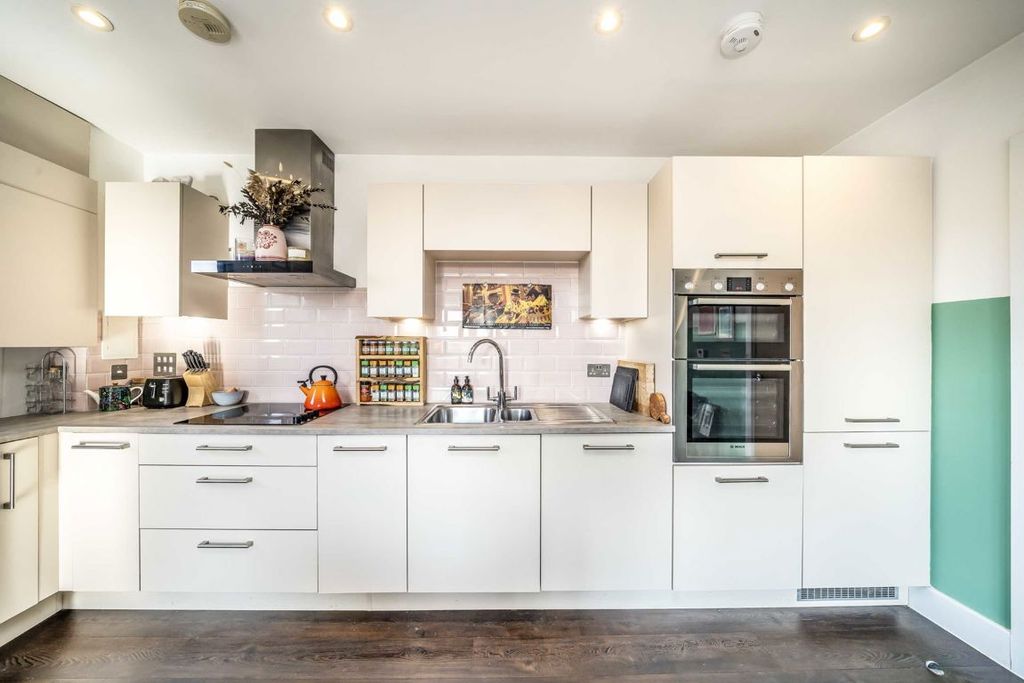 Property photo 3 of 5