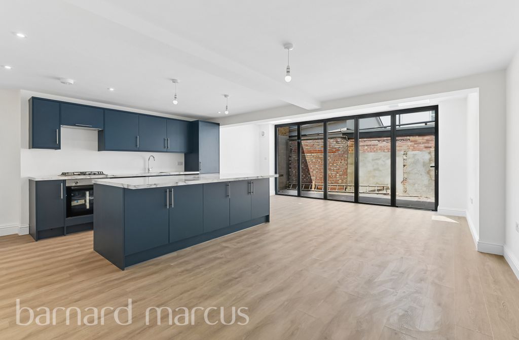 Property photo 1 of 7 Kitchen