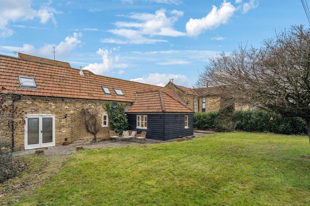 Property photo 3 of 36