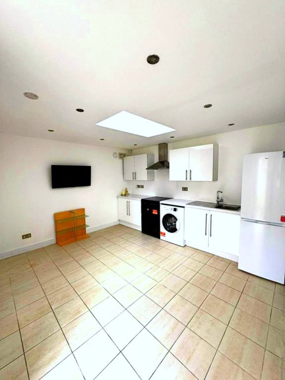 Property photo 2 of 6 Gallery