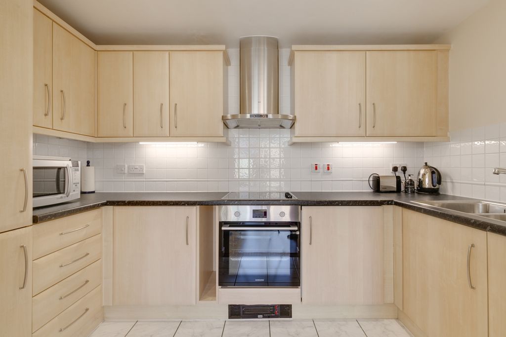 Property photo 3 of 20 Kitchen