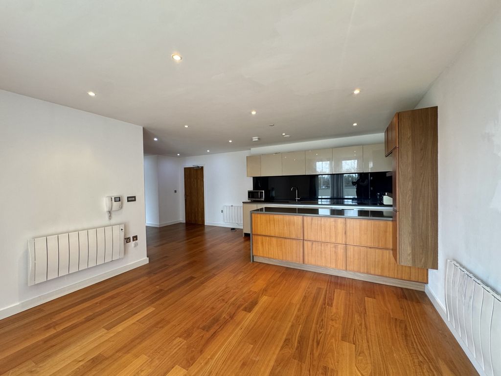 Property photo 1 of 11 Image00002