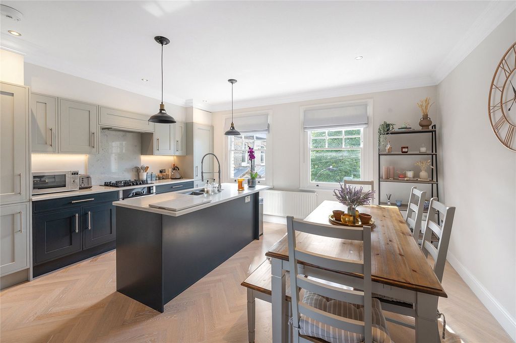 Property photo 1 of 8 Picture No. 13