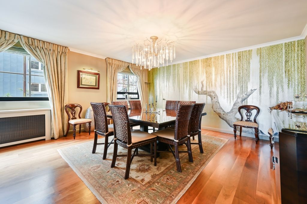 Property photo 3 of 24 Waterside Point, ...