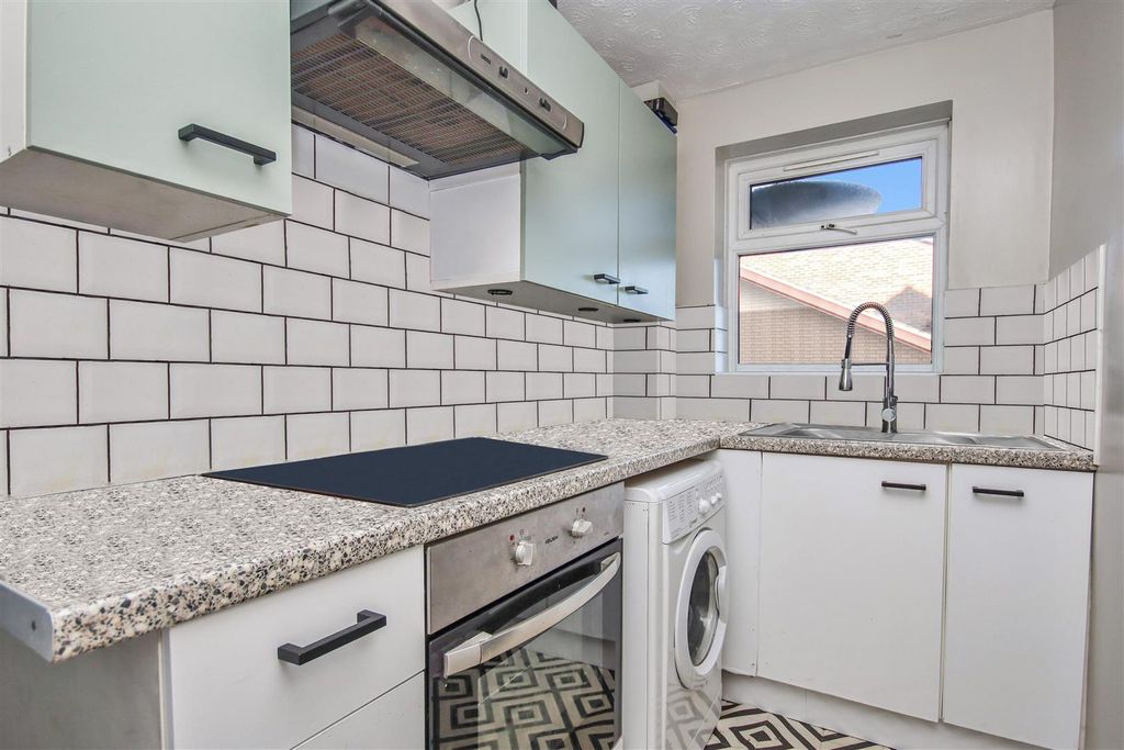 Property photo 3 of 8 Img_1674.Jpg