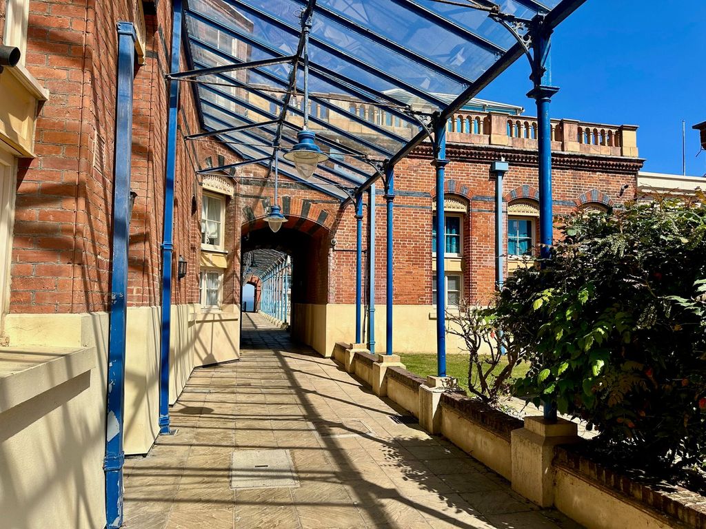 Property photo 3 of 14