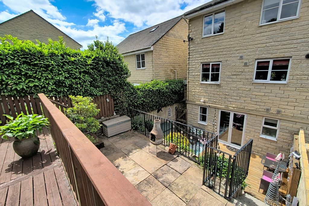 Property photo 1 of 21 Prospect Way Ewemove Bailiff Bridge (30)
