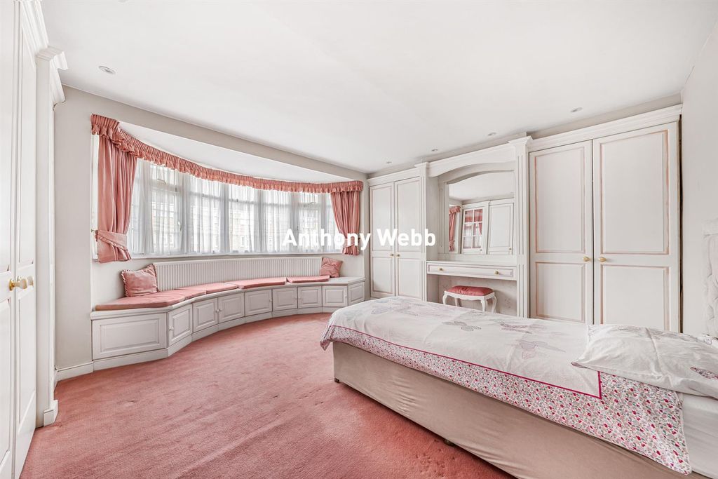 Additional image 17 of 7 bed detached house for saleChalkwell Park Avenue, Enfield EN1