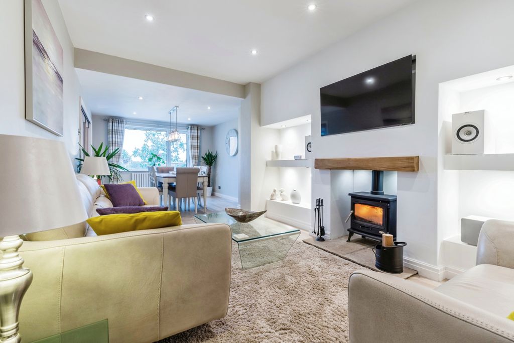 Property photo 3 of 44 Lounge/Dining Room