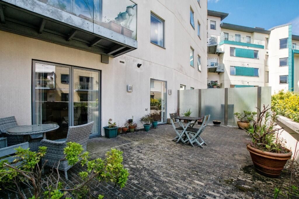 Property photo 1 of 8