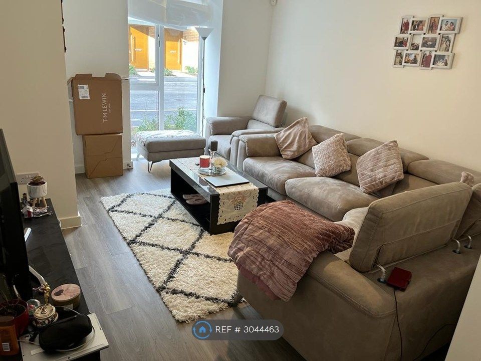 Property photo 2 of 20