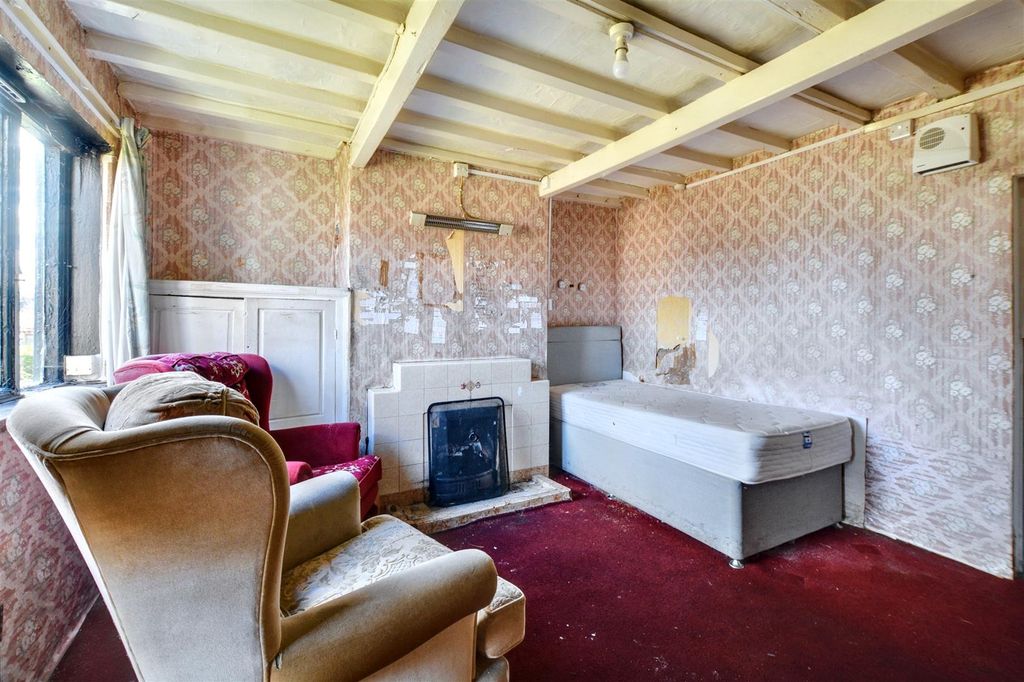 Property photo 3 of 21 Lounge_.Jpeg