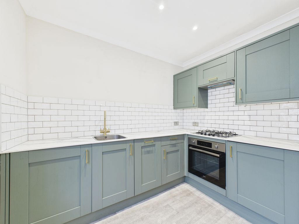 Property photo 2 of 7 Cam03519G0-Pr0420-Still012