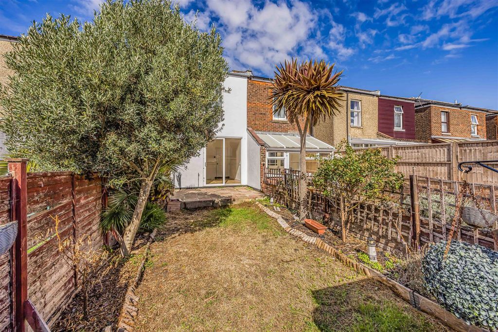 Property photo 3 of 17 270 Powerscourt Road, Fratton-Small-Porticomarketi