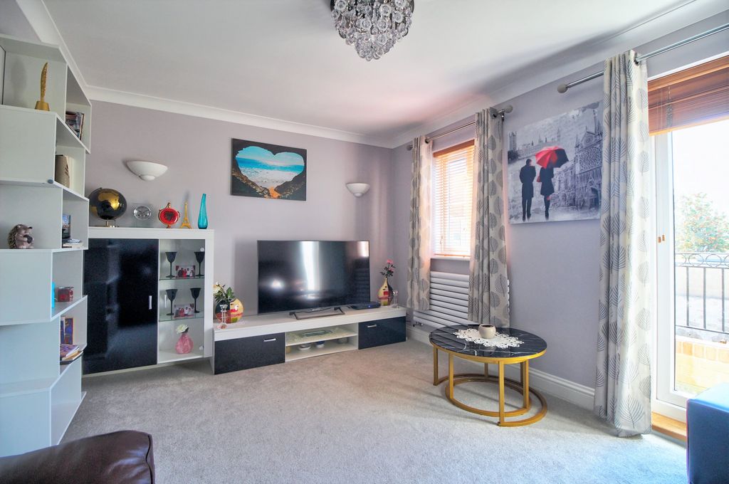 Property photo 3 of 14 3Ae657E88155F88E20A5E72ee0736Ab7243B6181_Thmb_lg