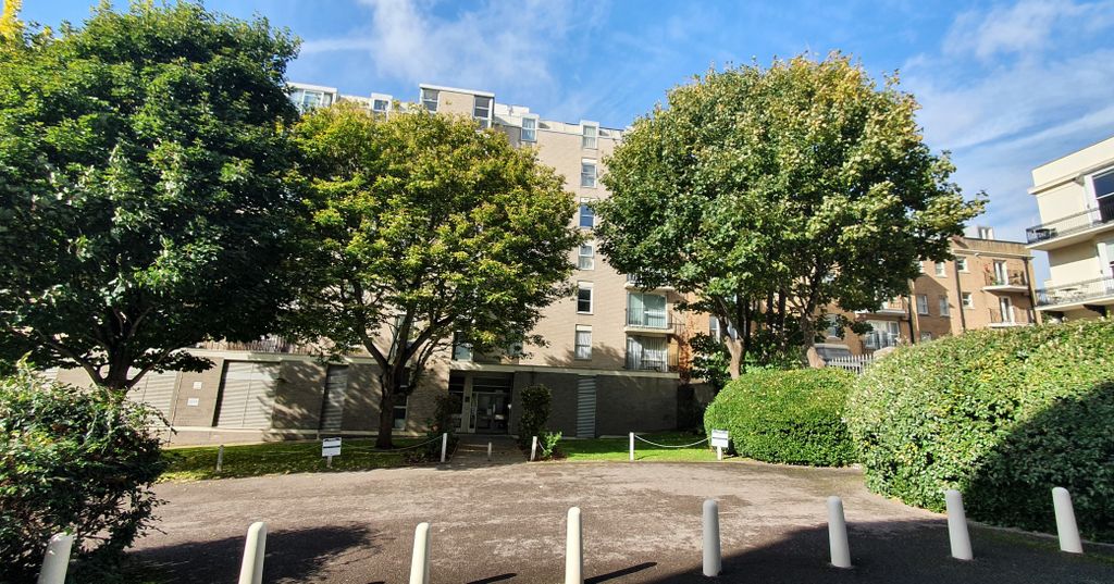 Property photo 1 of 10 Front