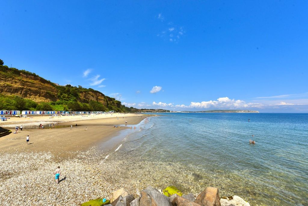 Property photo 2 of 27 Shanklin Small Hope Beach