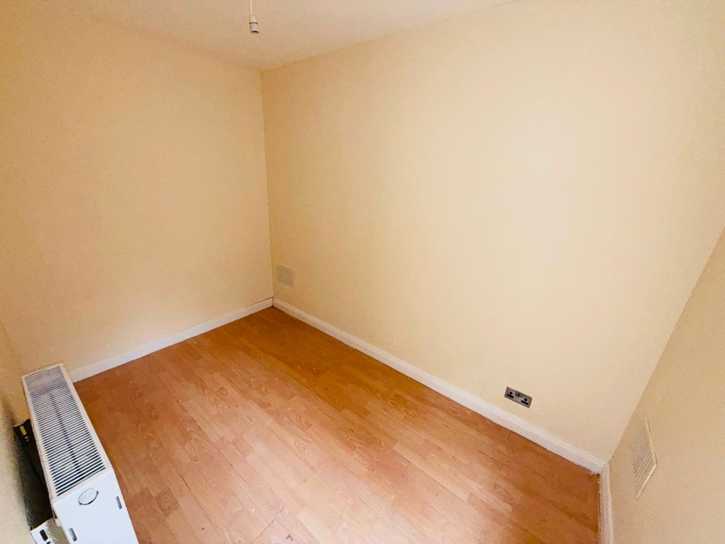 Property photo 2 of 3