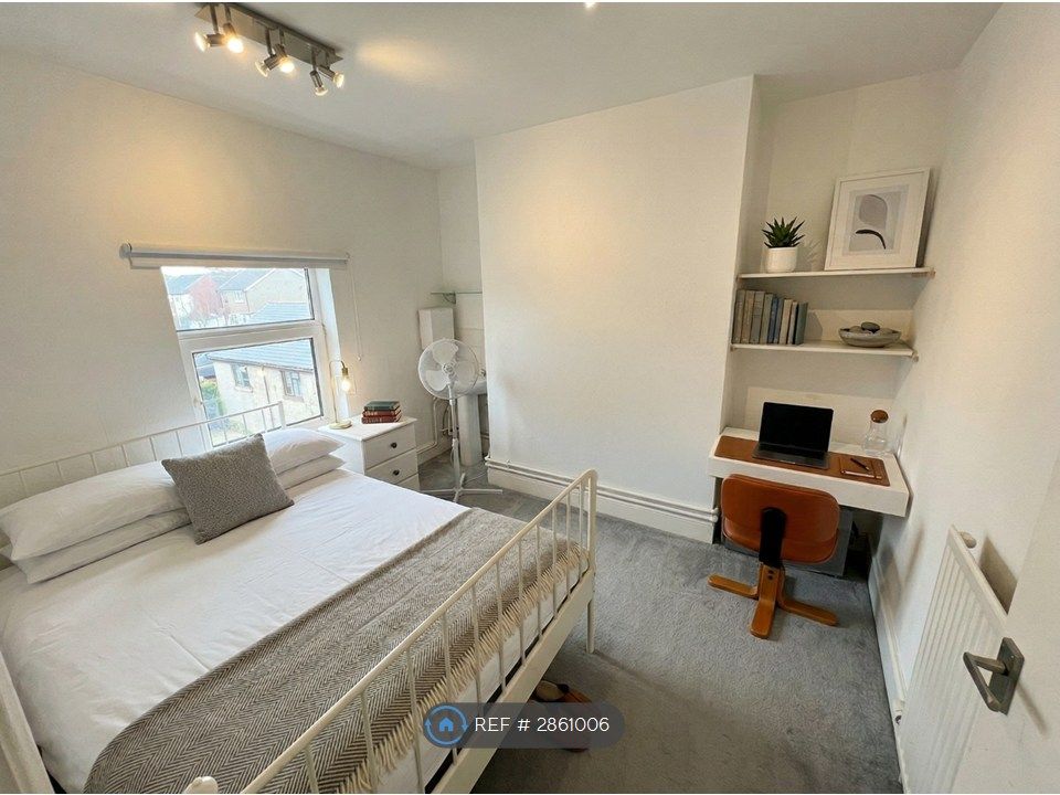 Property photo 3 of 6