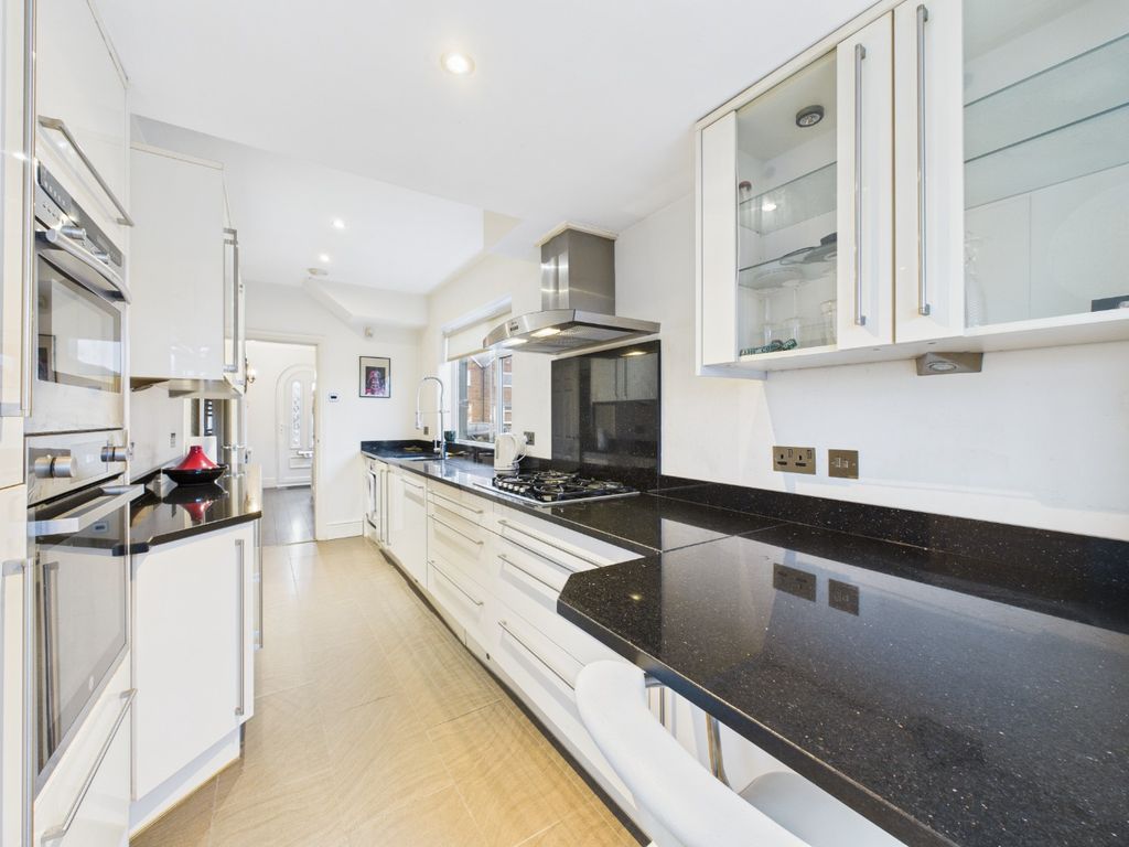 Property photo 2 of 15 4788645
