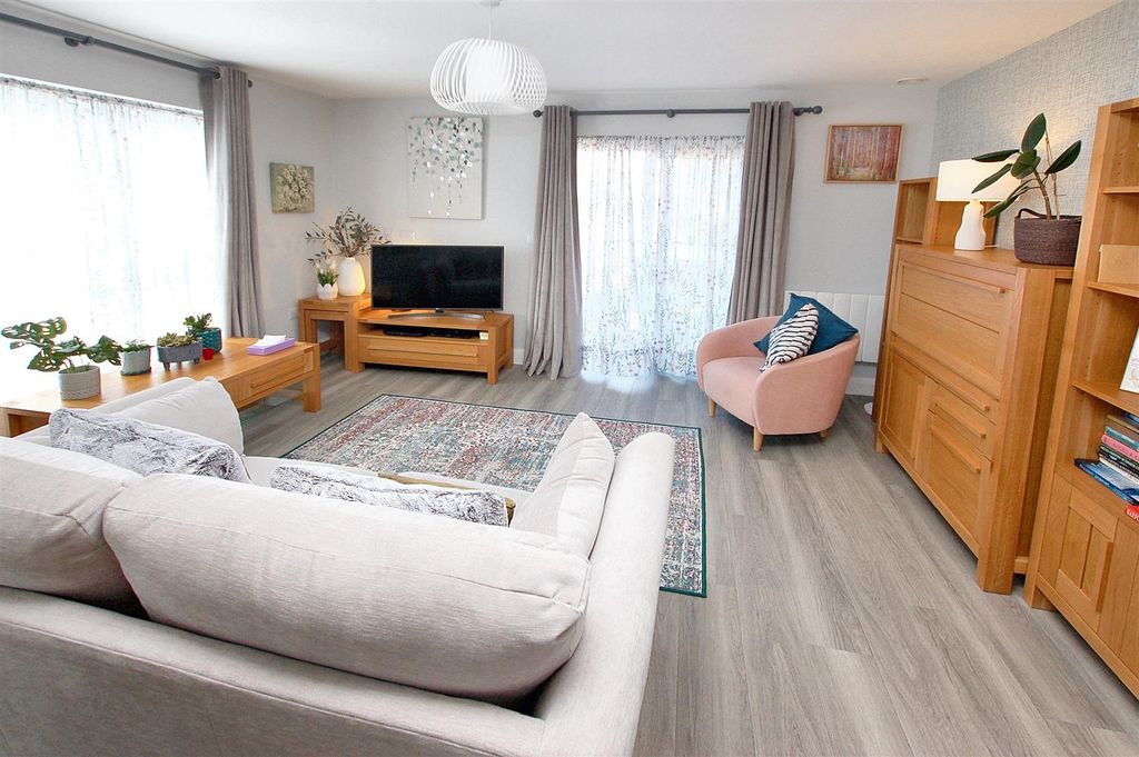 Property photo 1 of 30