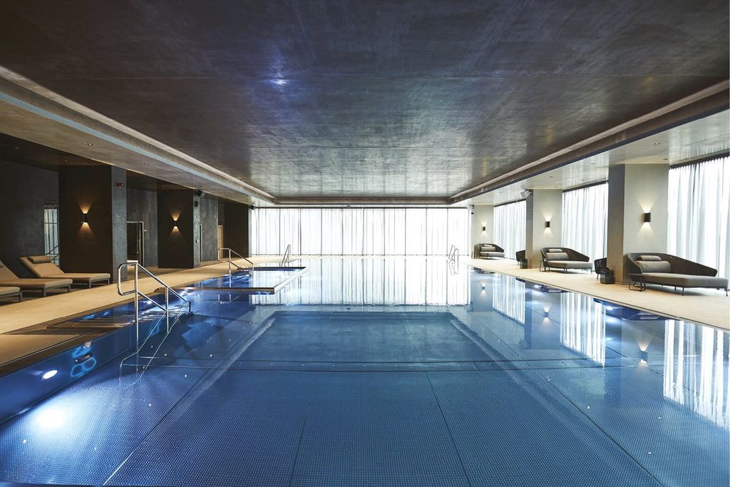 Property photo 3 of 33 Swimming Pool