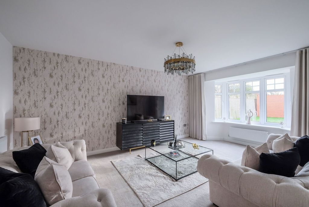 Property photo 3 of 37