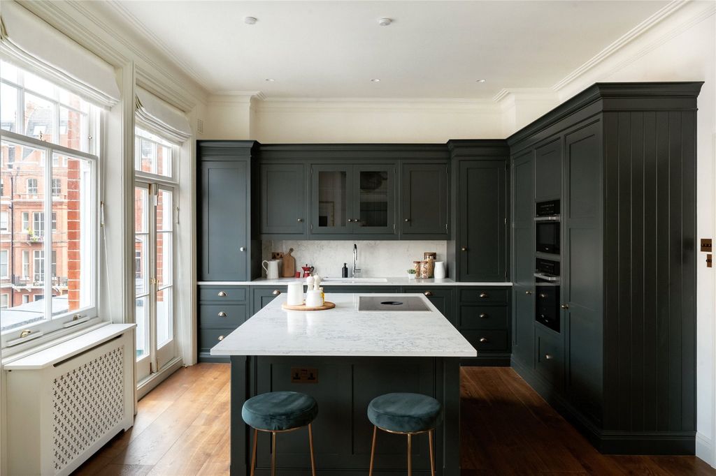 Property photo 1 of 18 Kitchen