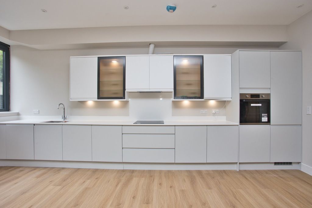 Property photo 3 of 6 Picture 3