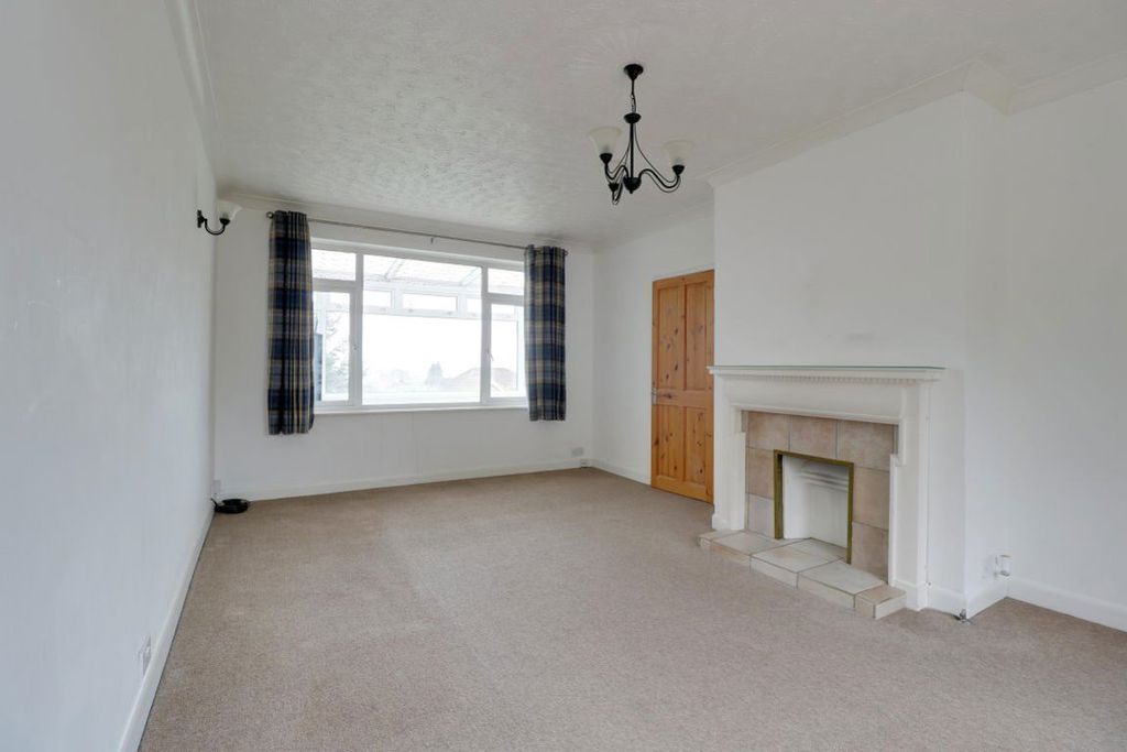 Property photo 2 of 25