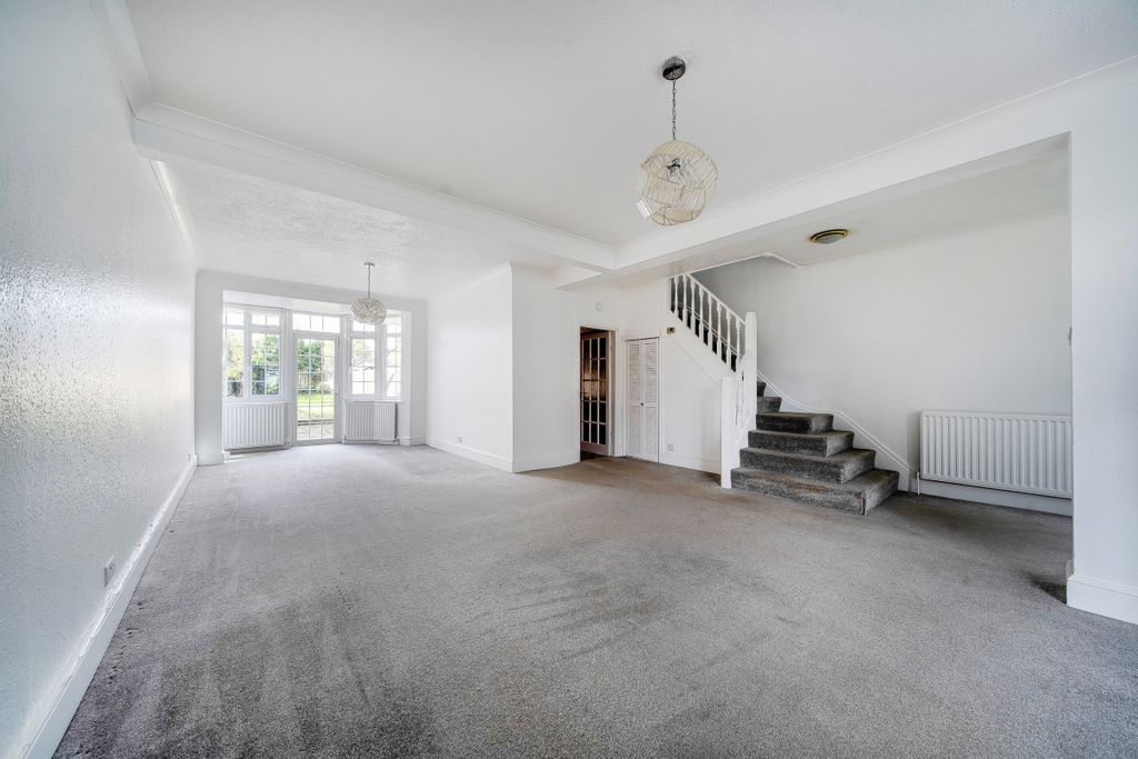 Property photo 3 of 12 1204657 (3)