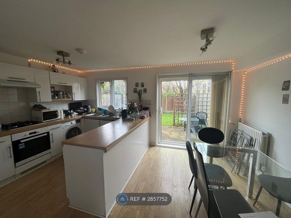 Property photo 1 of 11 Kitchen Diner