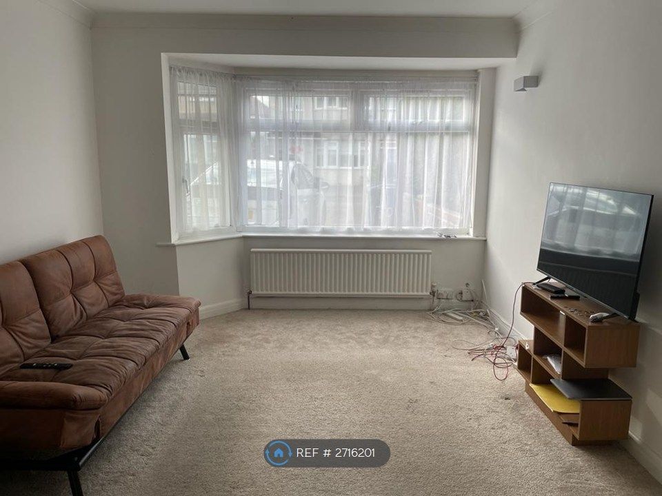 Property photo 3 of 10 Living Room 2