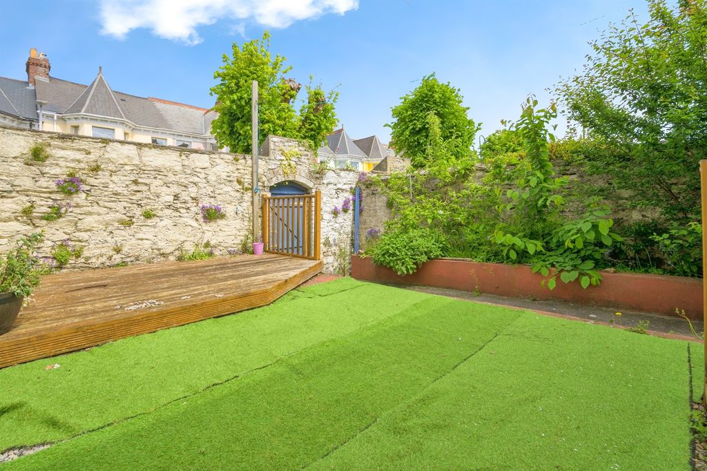 Property photo 3 of 17