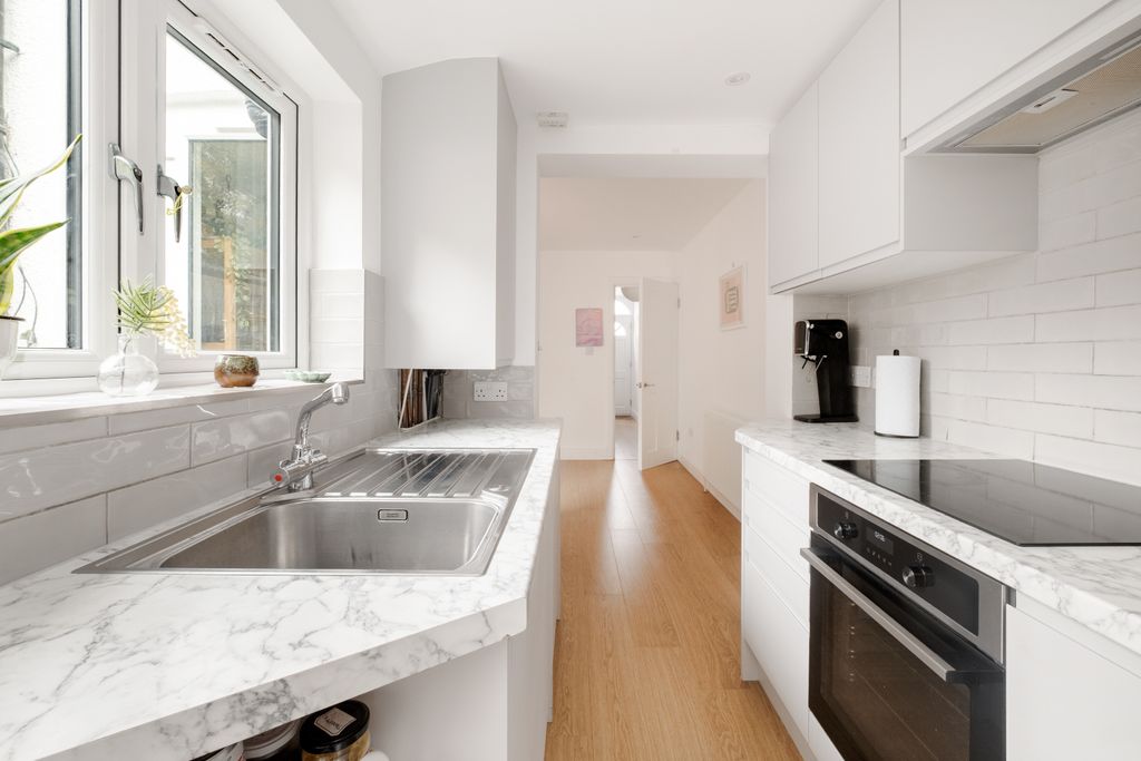 Property photo 2 of 22