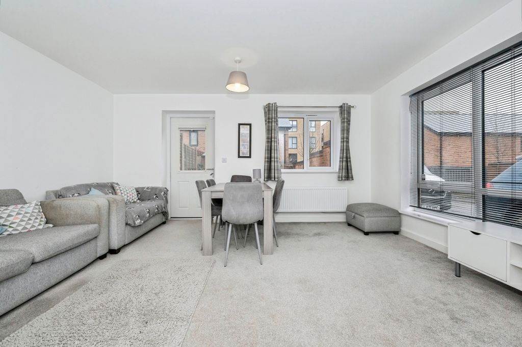 Property photo 2 of 17 Pbox-Img.Jpg