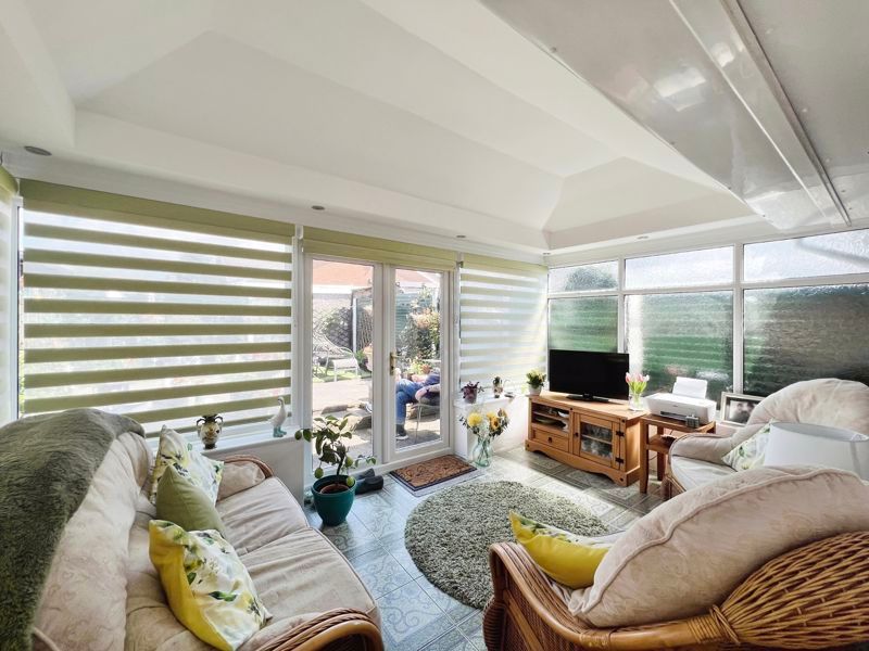 Property photo 3 of 18 Conservatory