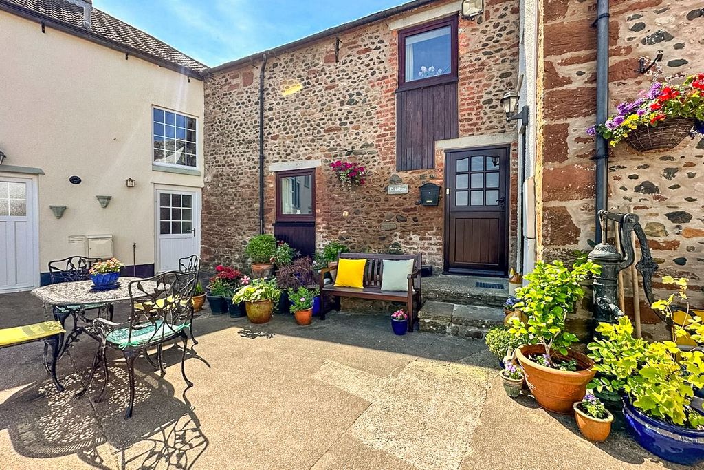Property photo 1 of 19 Courtyard Garden