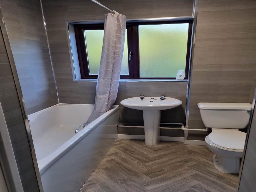 Property photo 2 of 7 70B7243A-A942-4Bd7-A562-912d4B6775Ea