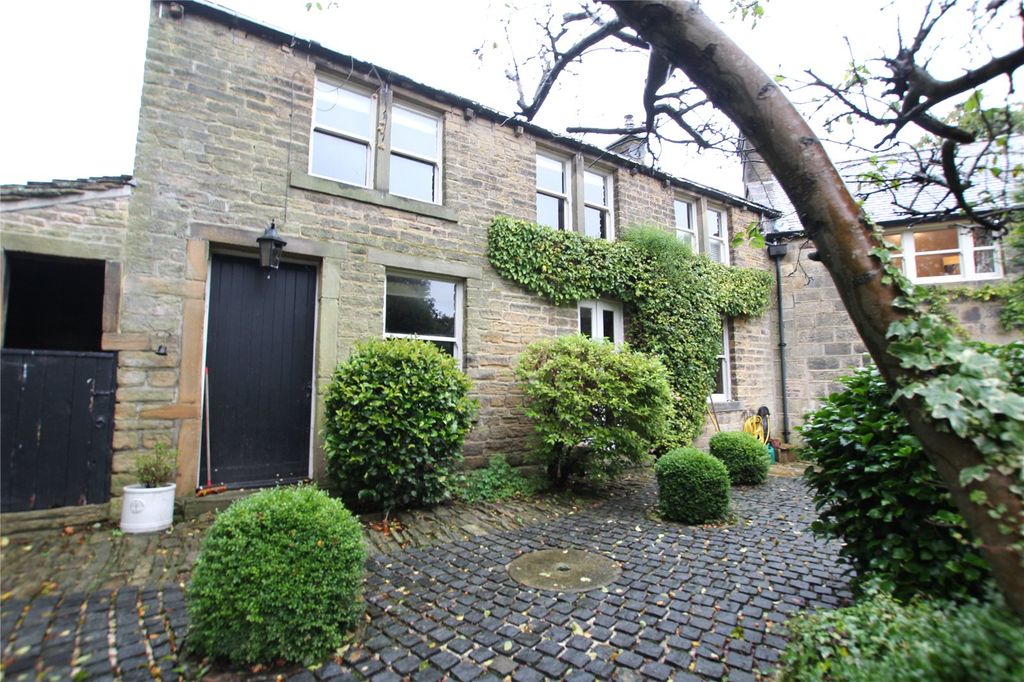 Property photo 1 of 17 External